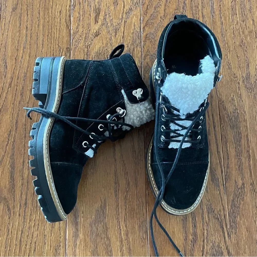 Black snow boots